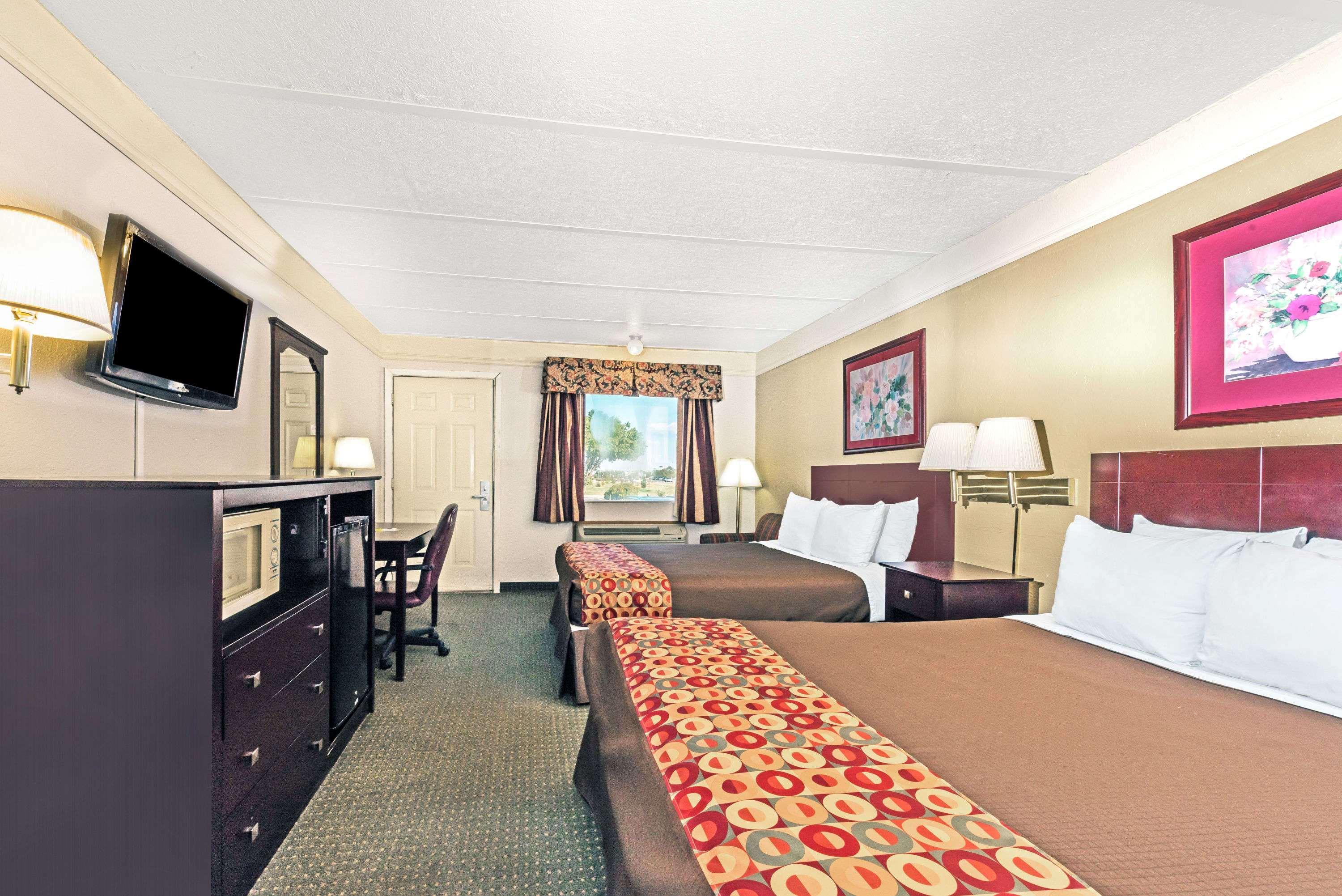 Days Inn By Wyndham Gainesville Kültér fotó
