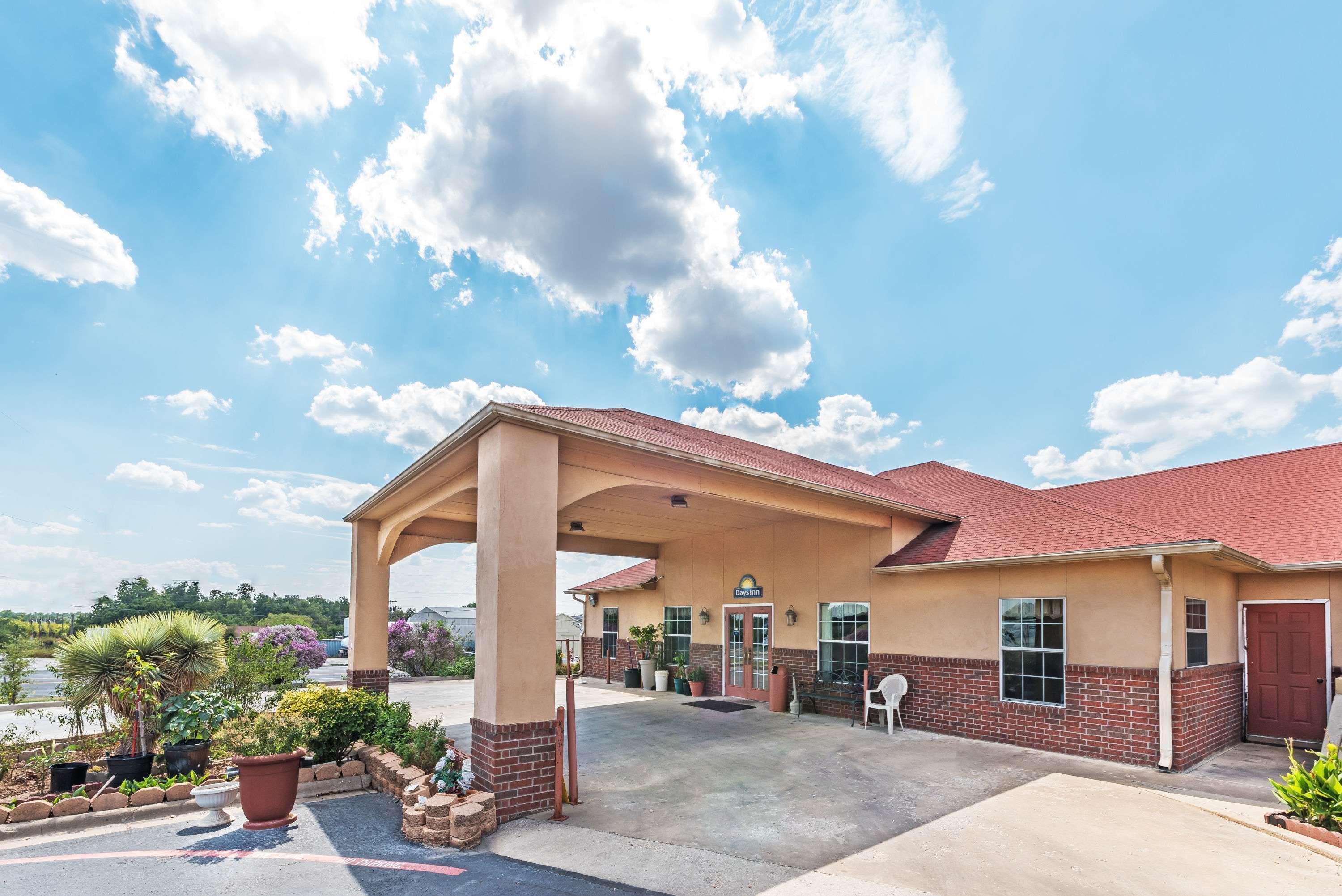 Days Inn By Wyndham Gainesville Kültér fotó