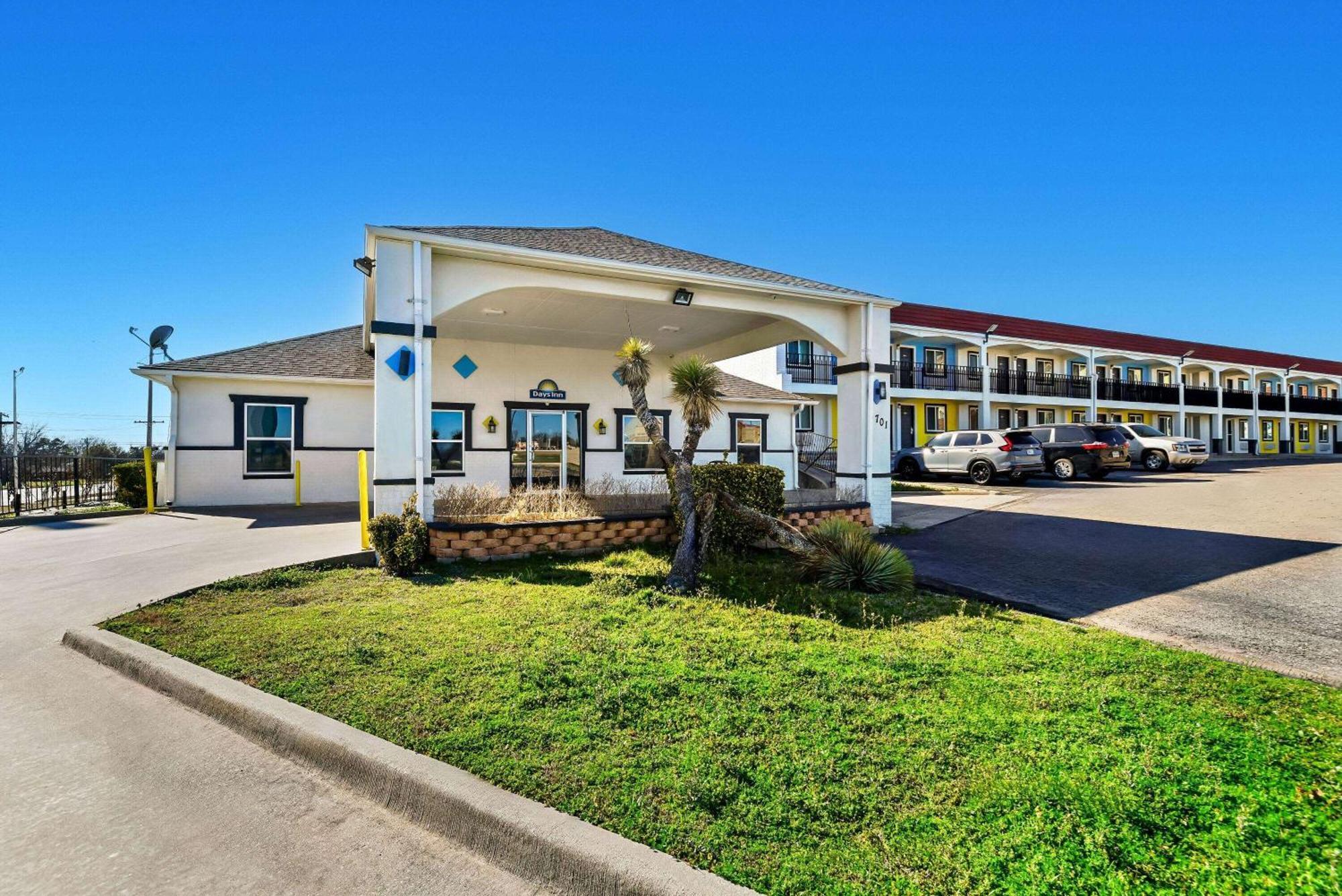 Days Inn By Wyndham Gainesville Kültér fotó