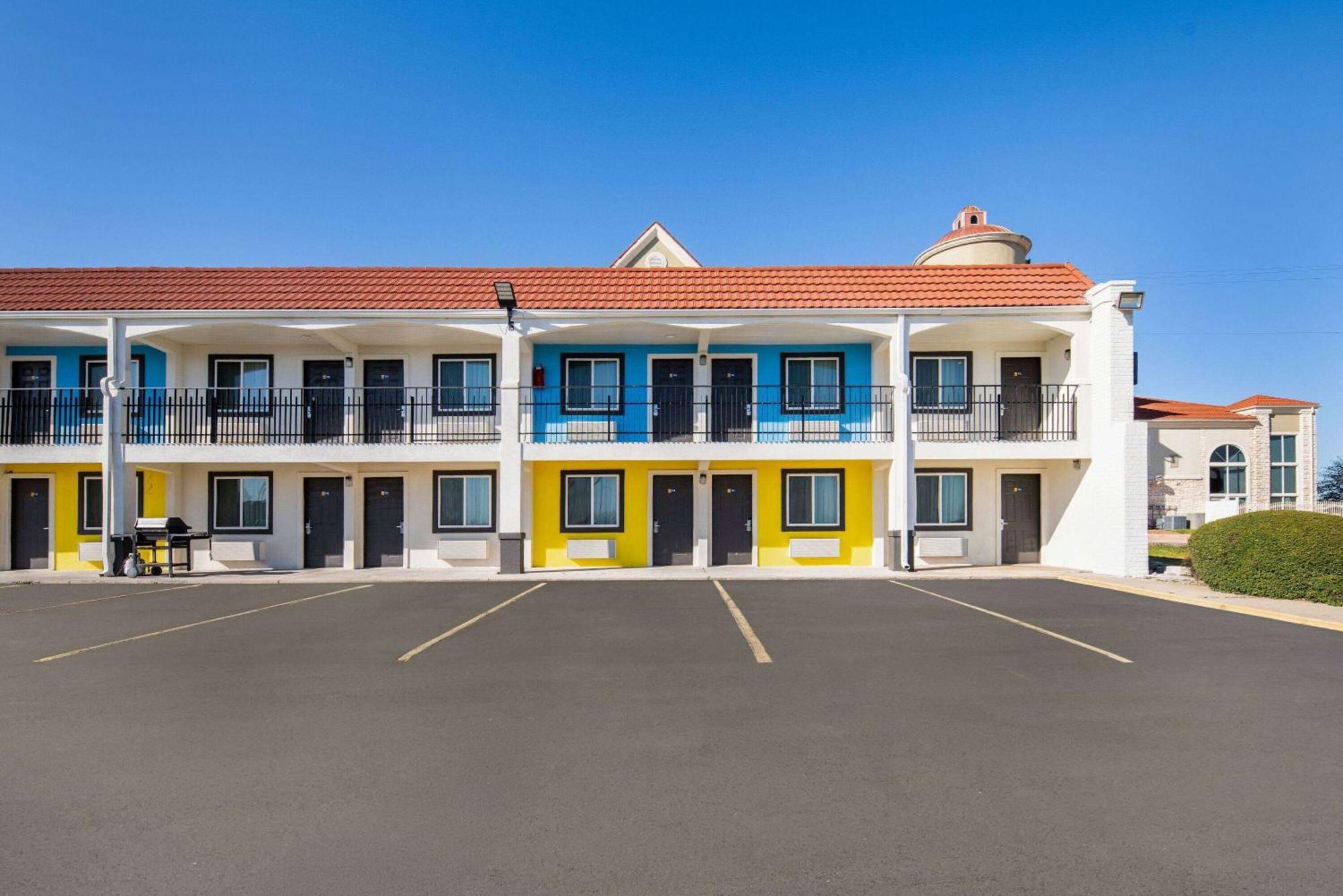 Days Inn By Wyndham Gainesville Kültér fotó