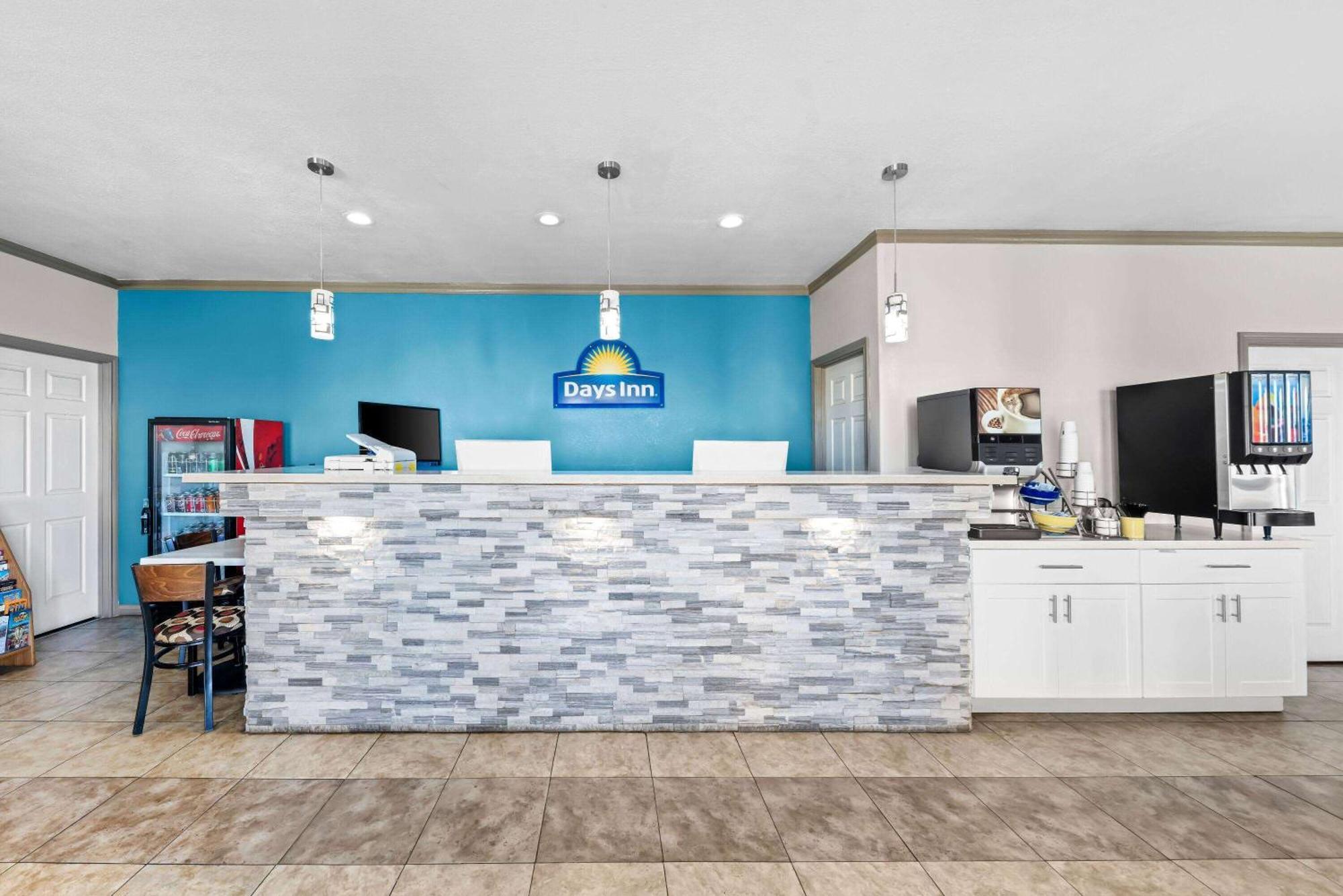 Days Inn By Wyndham Gainesville Kültér fotó