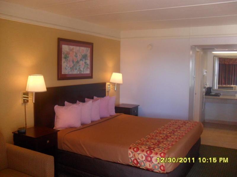 Days Inn By Wyndham Gainesville Kültér fotó